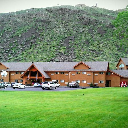 Yellowstone Village Inn And Suites 加德纳 外观 照片