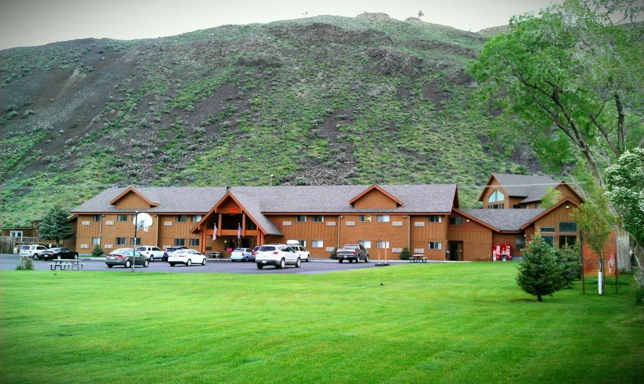 Yellowstone Village Inn And Suites 加德纳 外观 照片